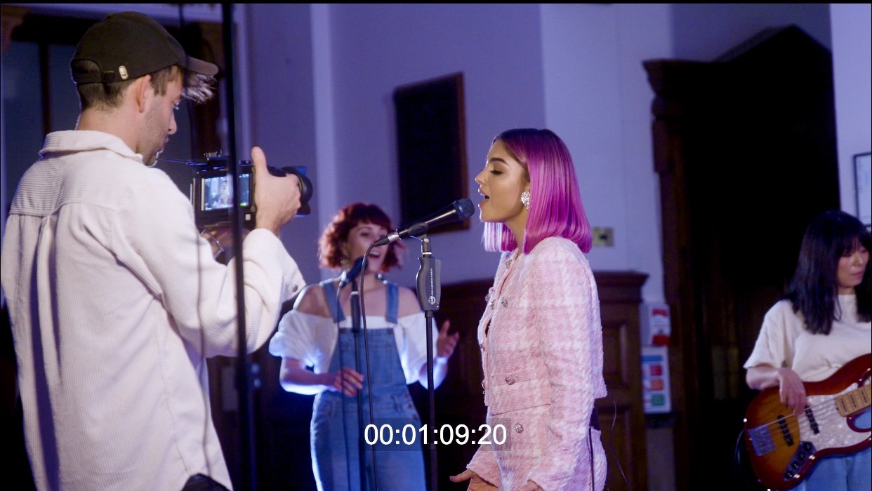Behind the scenes with Fiaa Hamilton on a content shoot